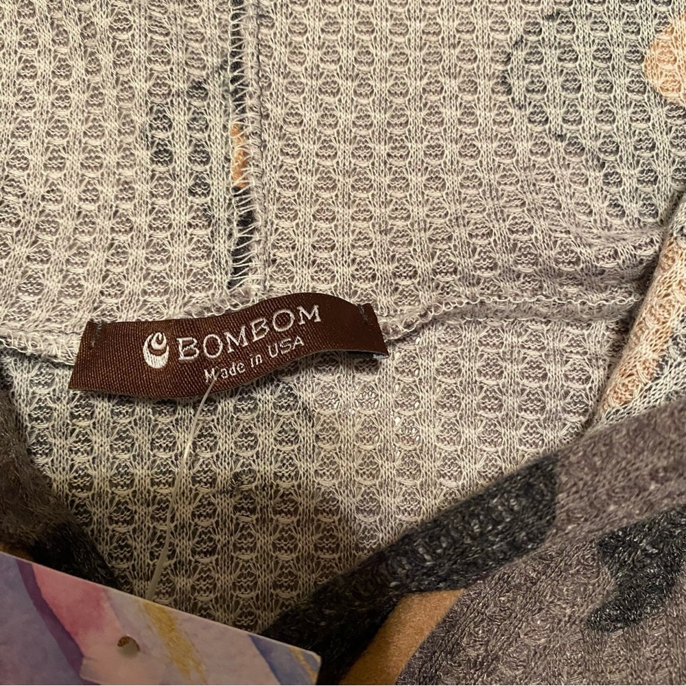 - NWT Bombom Pullover Hoodie Leopard Prints size M - Picture 7 of 11